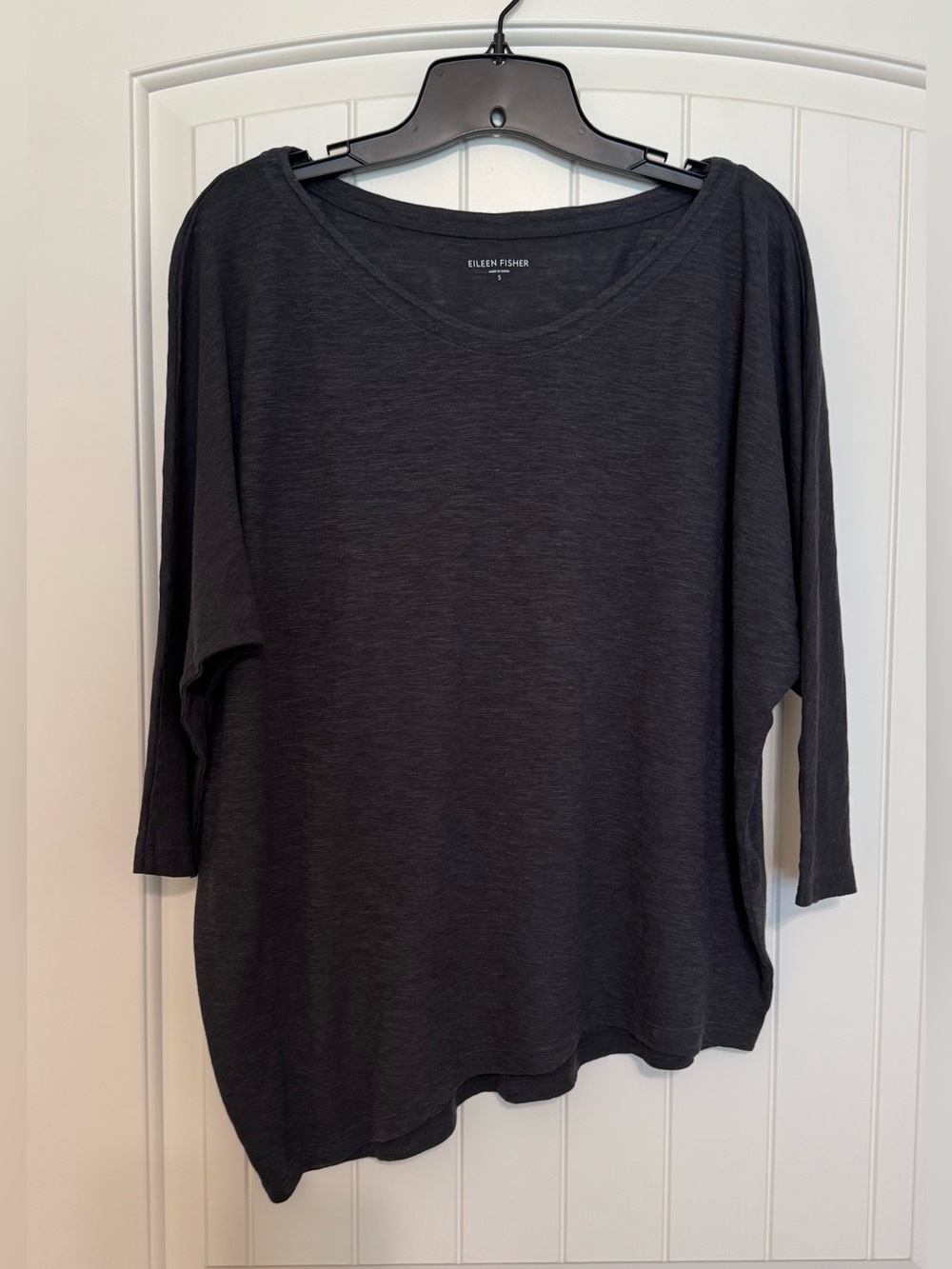 Eileen Fisher Charcoal Relaxed Scoop Neck Top Asymmetric Hem Size Small EUC